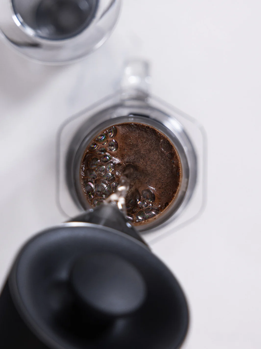 AeroPress Clear Coffee Maker - Image 9