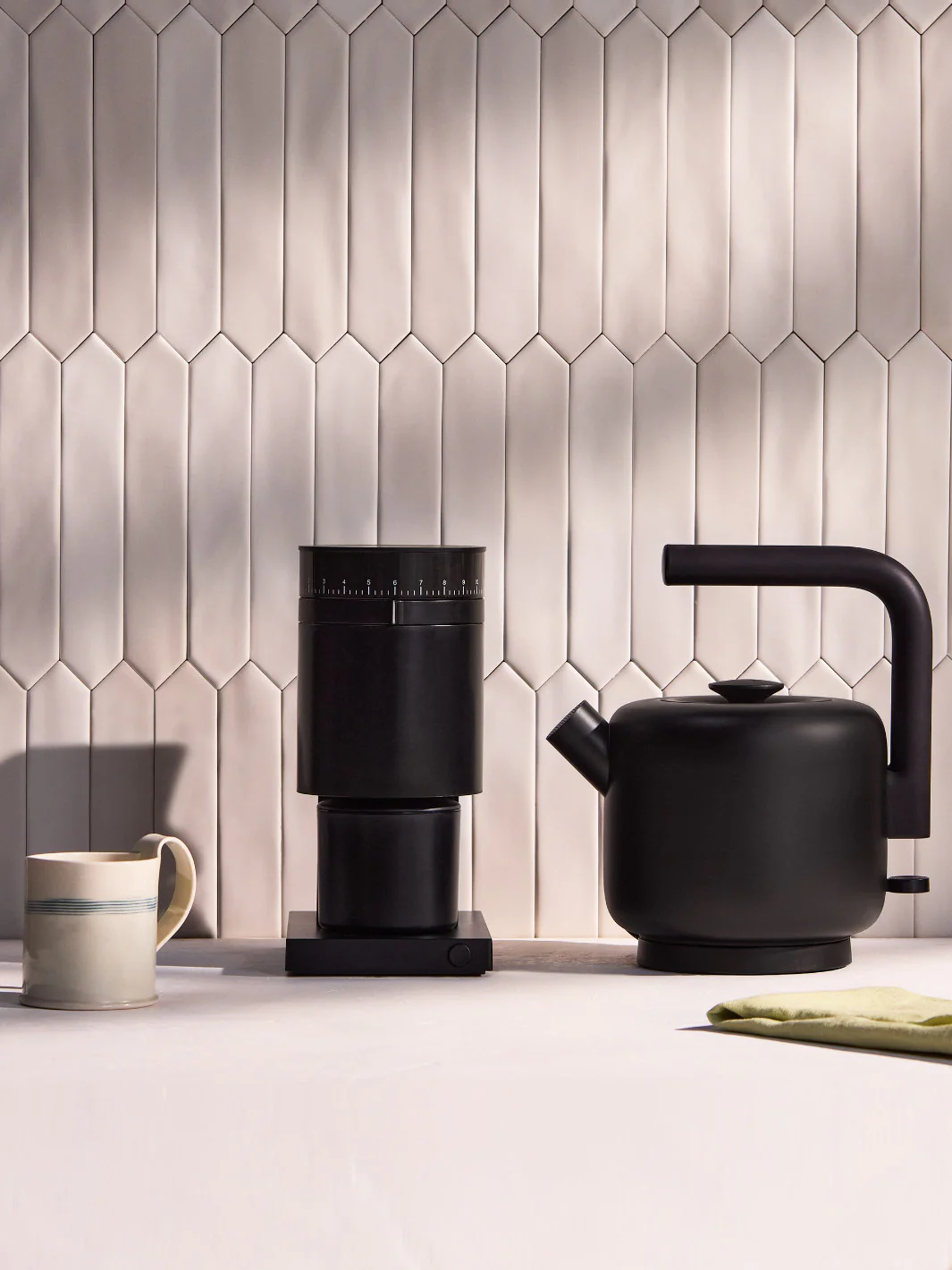 FELLOW Clyde Electric Kettle (120V) (1500ml/50oz) (Matte Black) (Damaged Box) - Image 7