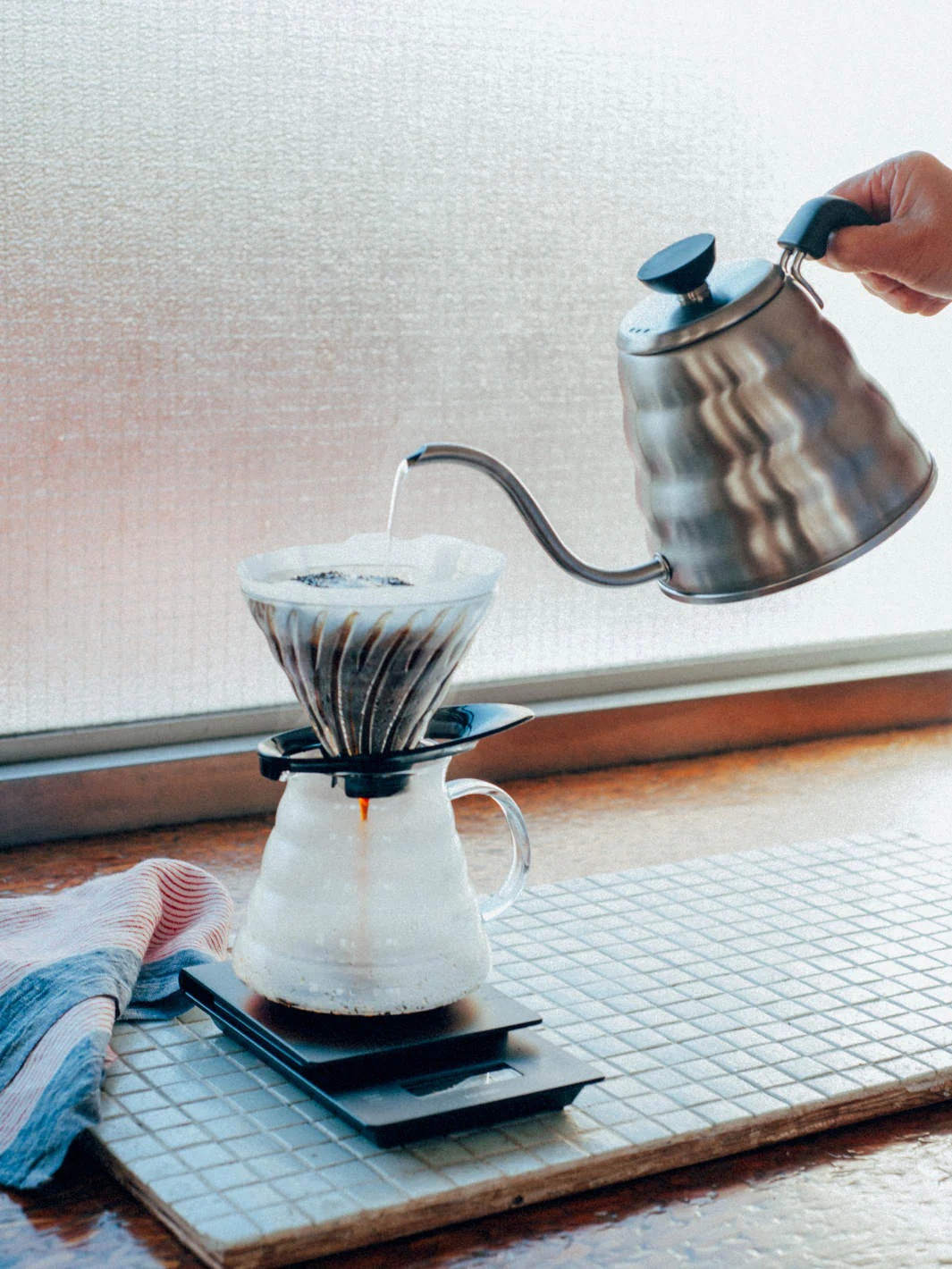 HARIO Buono Drip Kettle (1200ml/41oz) - Image 3
