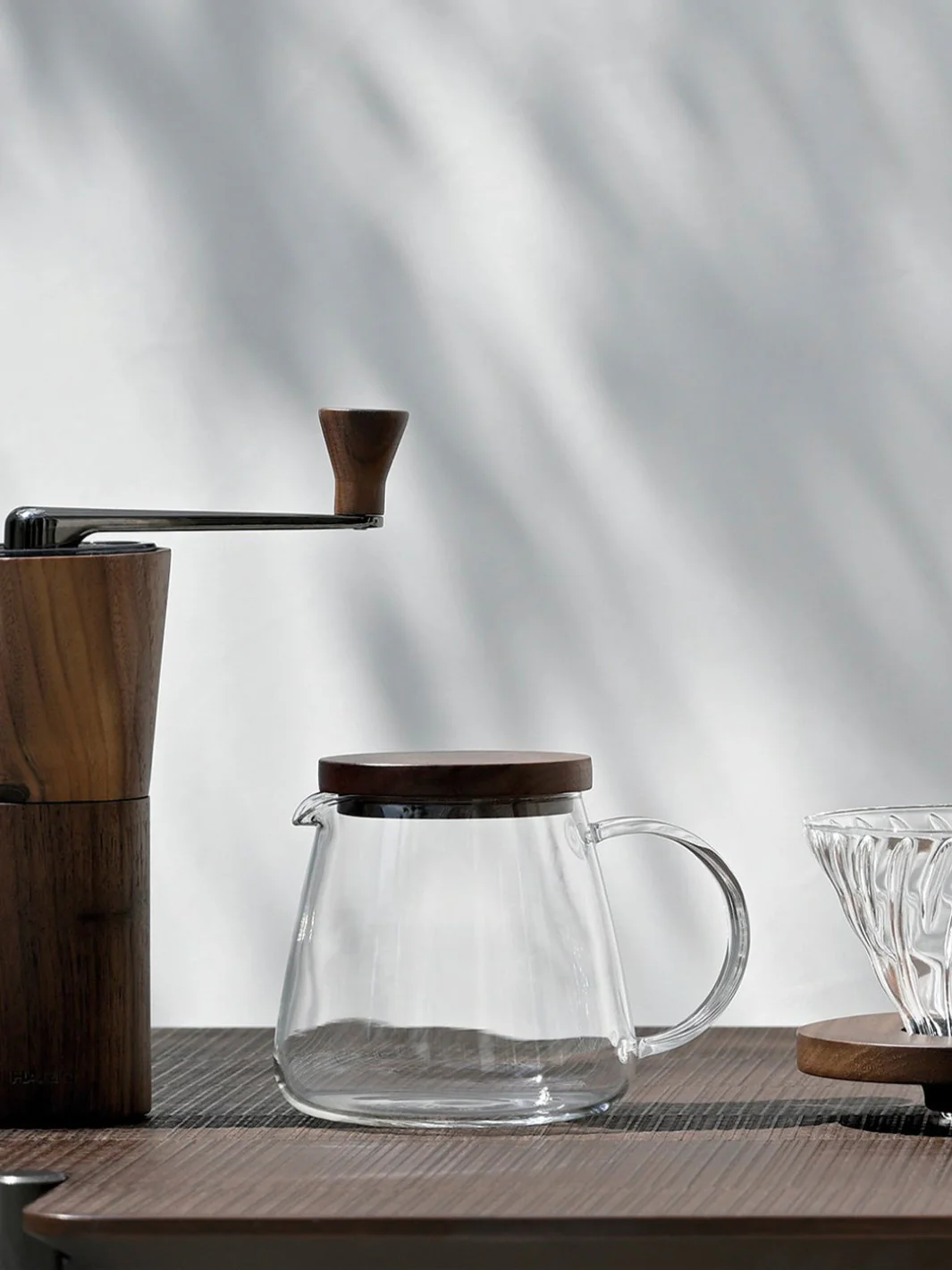 HARIO Coffee Server (600ml/20.29oz) (Walnut) - Image 4