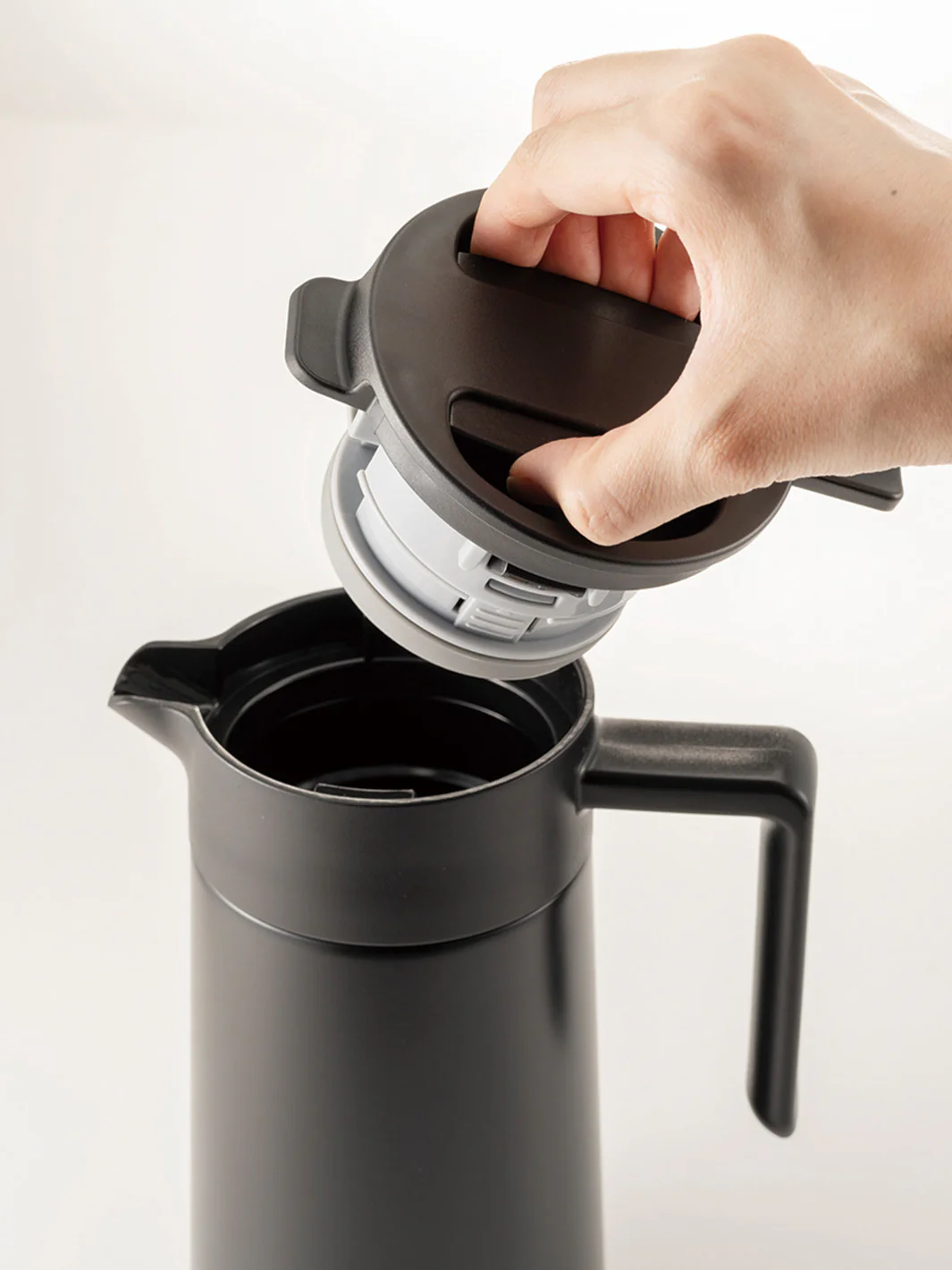 HARIO Double-Walled Thermal Pot (w/ Ceramic Coating) (600ml/20oz) - Image 5