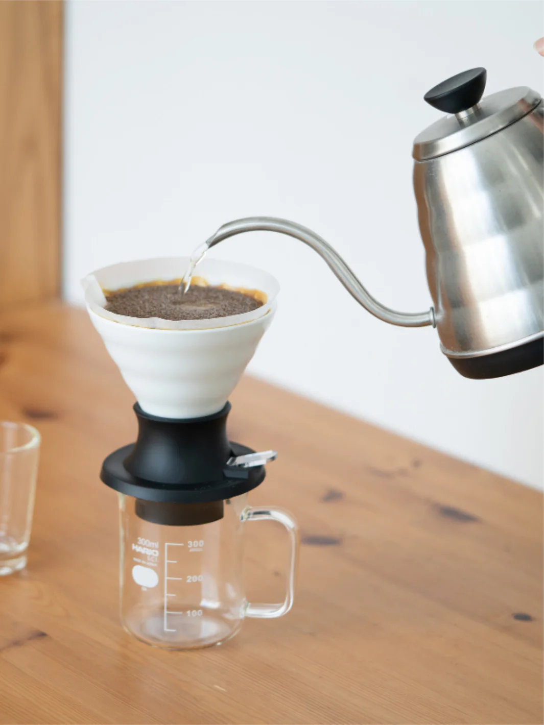 HARIO V60-02 SWITCH Immersion Dripper (200ml/6.76oz) (Ceramic) - Image 3