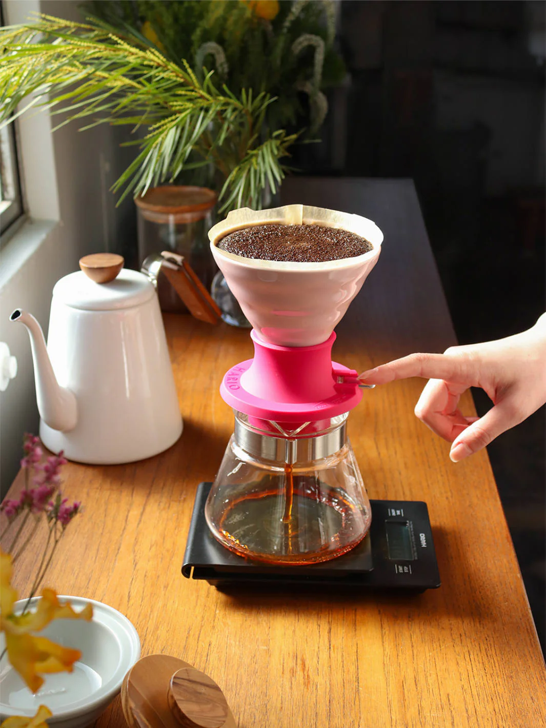 HARIO V60-02 SWITCH Immersion Dripper (200ml/6.76oz) (Ceramic) - Image 8