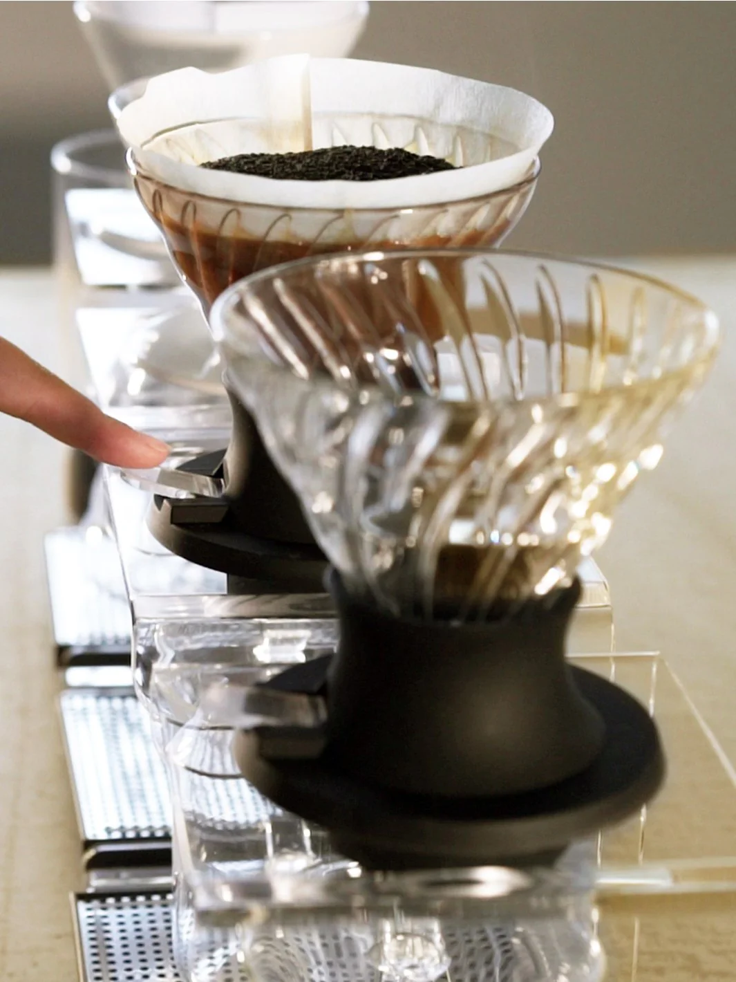 HARIO V60-02 SWITCH Immersion Dripper (200ml/6.76oz) (Glass) - Image 2