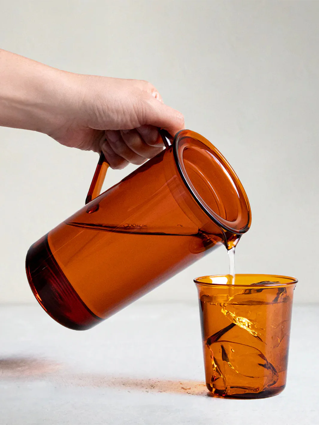 KINTO CAST AMBER Jug (750ml/25.5oz) - Image 2