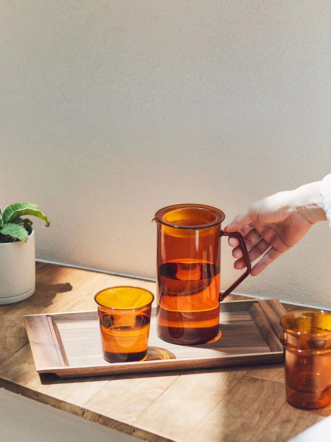 KINTO CAST AMBER Jug (750ml/25.5oz) - Image 6
