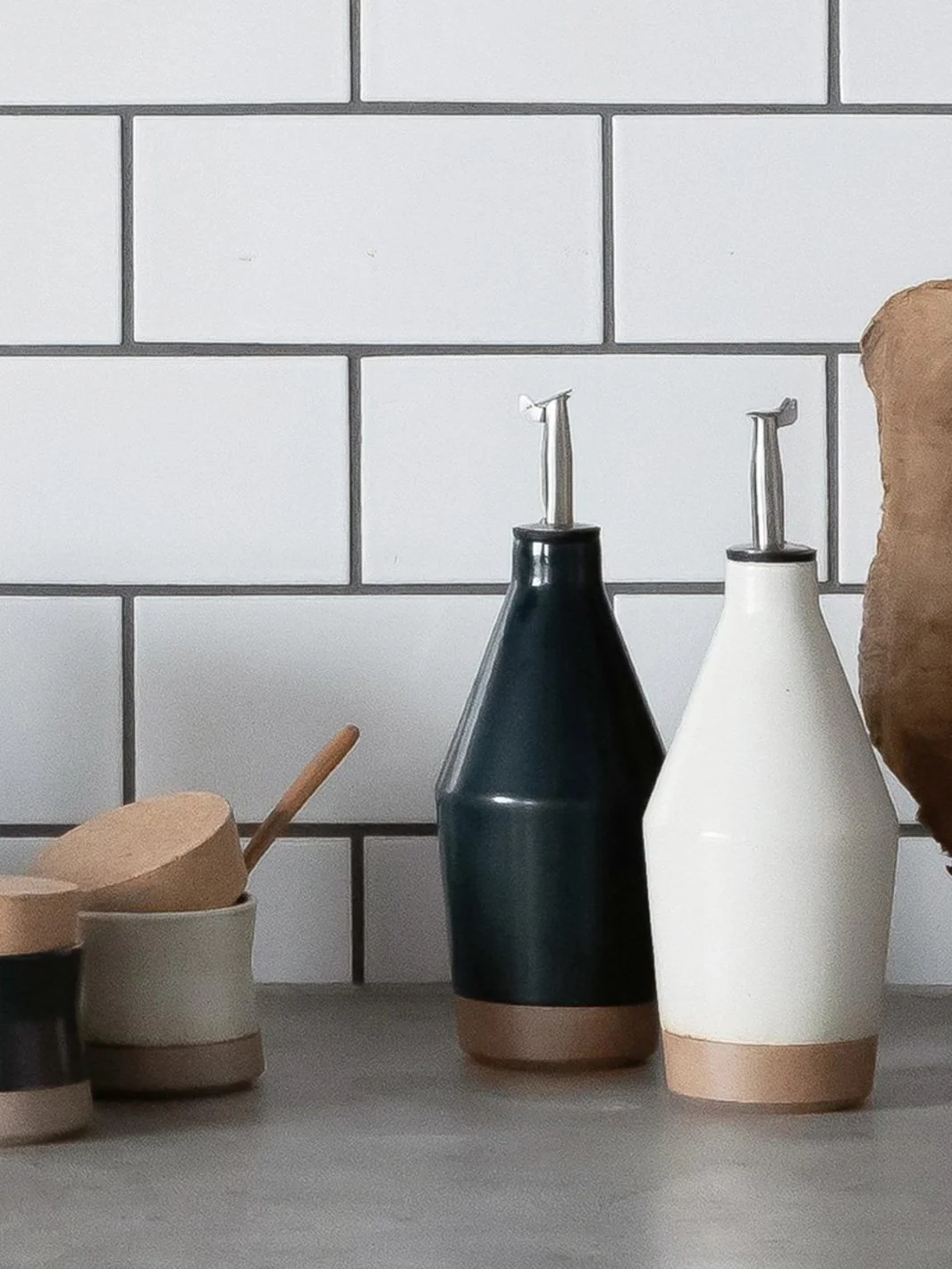 KINTO Ceramic Lab Oil Bottle 300ml - Image 3
