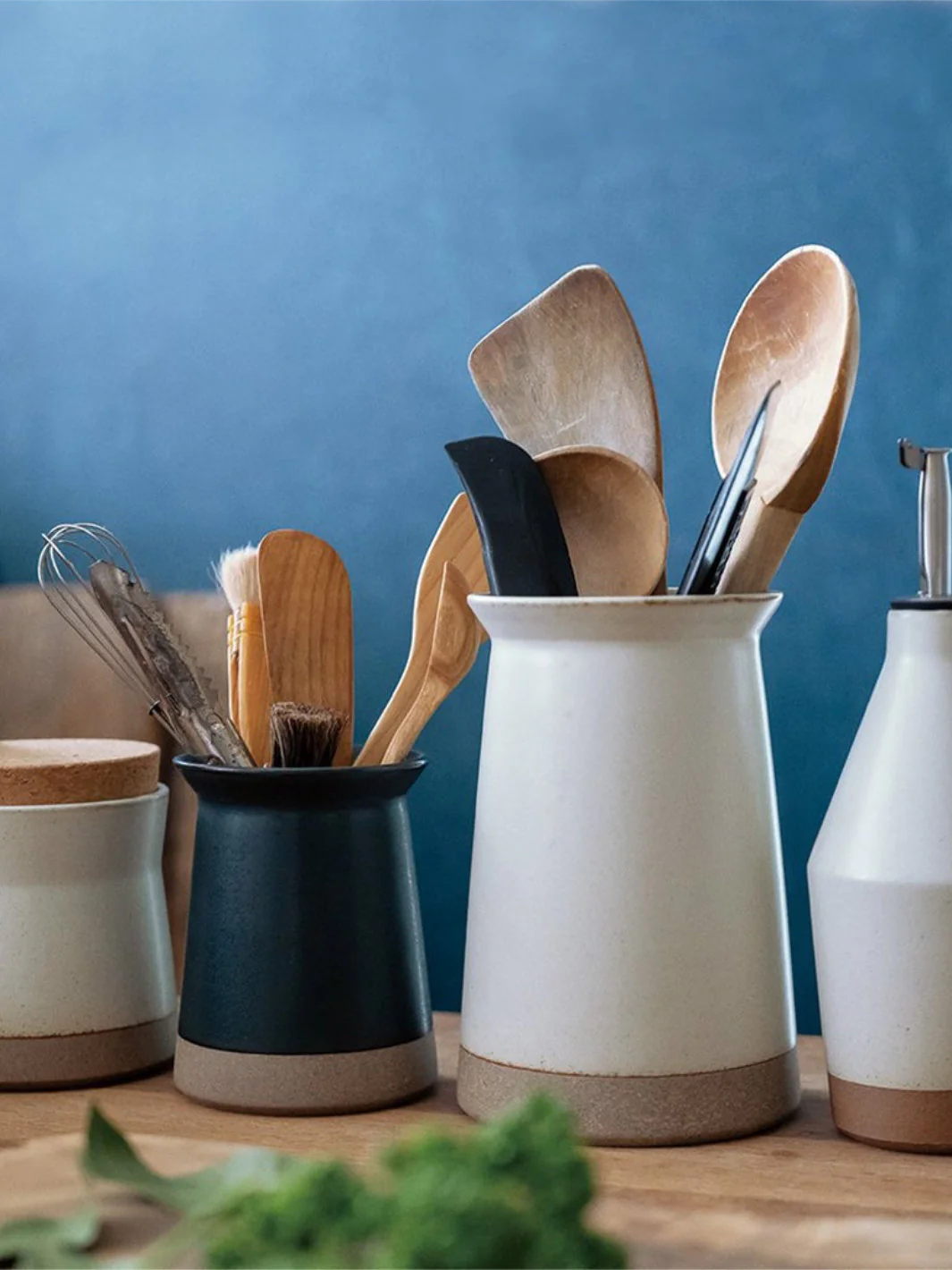 KINTO Ceramic Lab Utensil Holder (75mm/3in) - Image 2