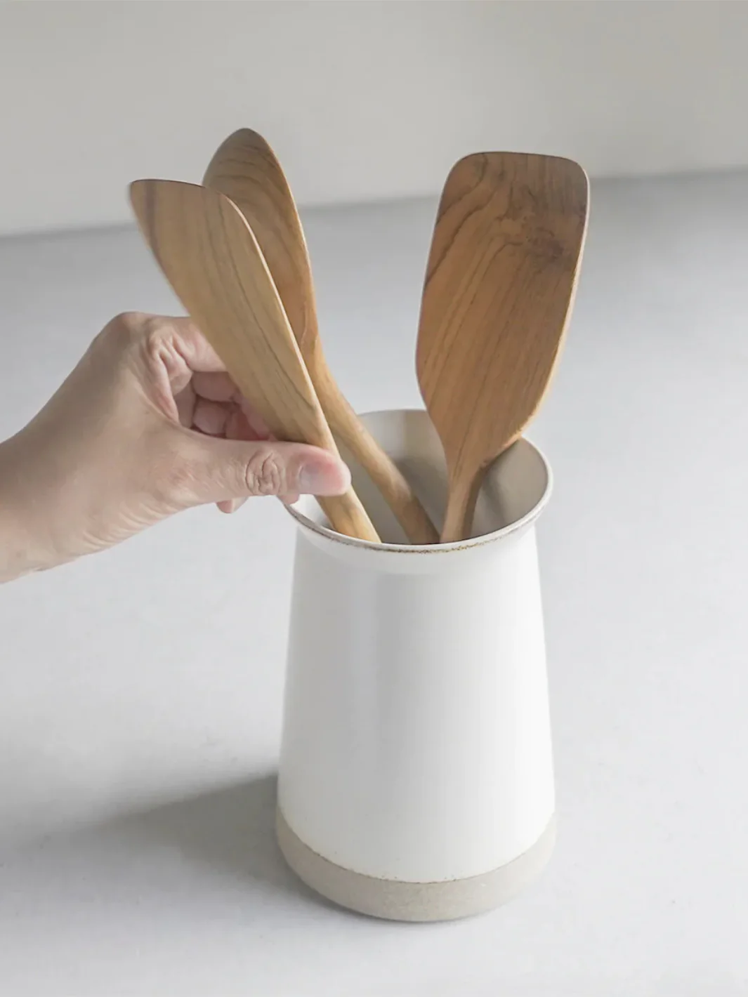 KINTO Ceramic Lab Utensil Holder (75mm/3in) - Image 6