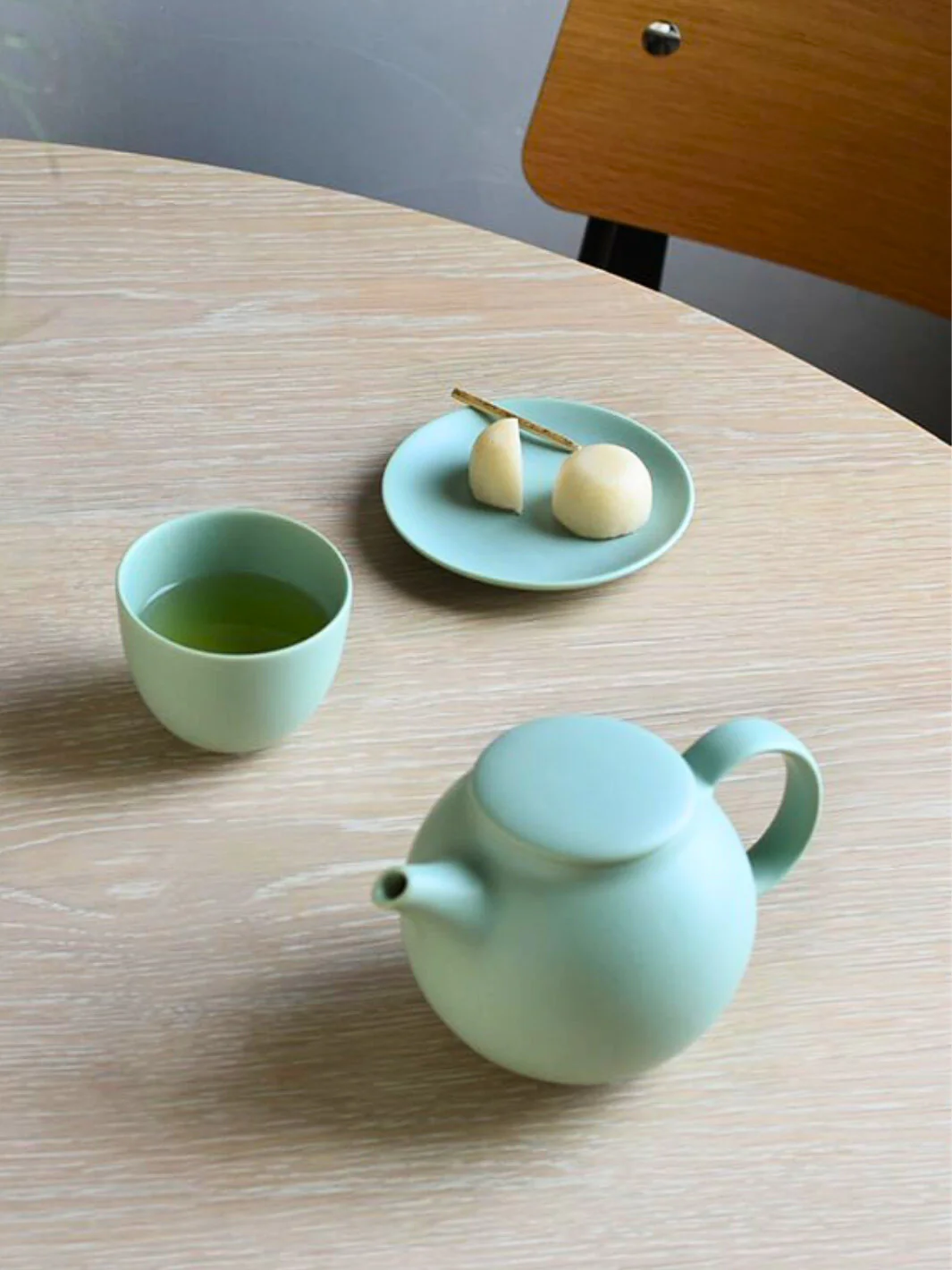 KINTO PEBBLE Teapot (500ml/17oz) - Image 6