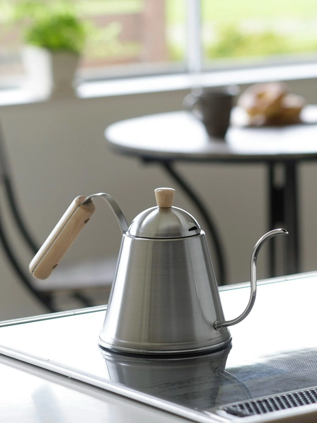 KOGU ITTEKI Pour-Over Kettle (w/ wooden handle) (700ml/23.67oz) - Image 3