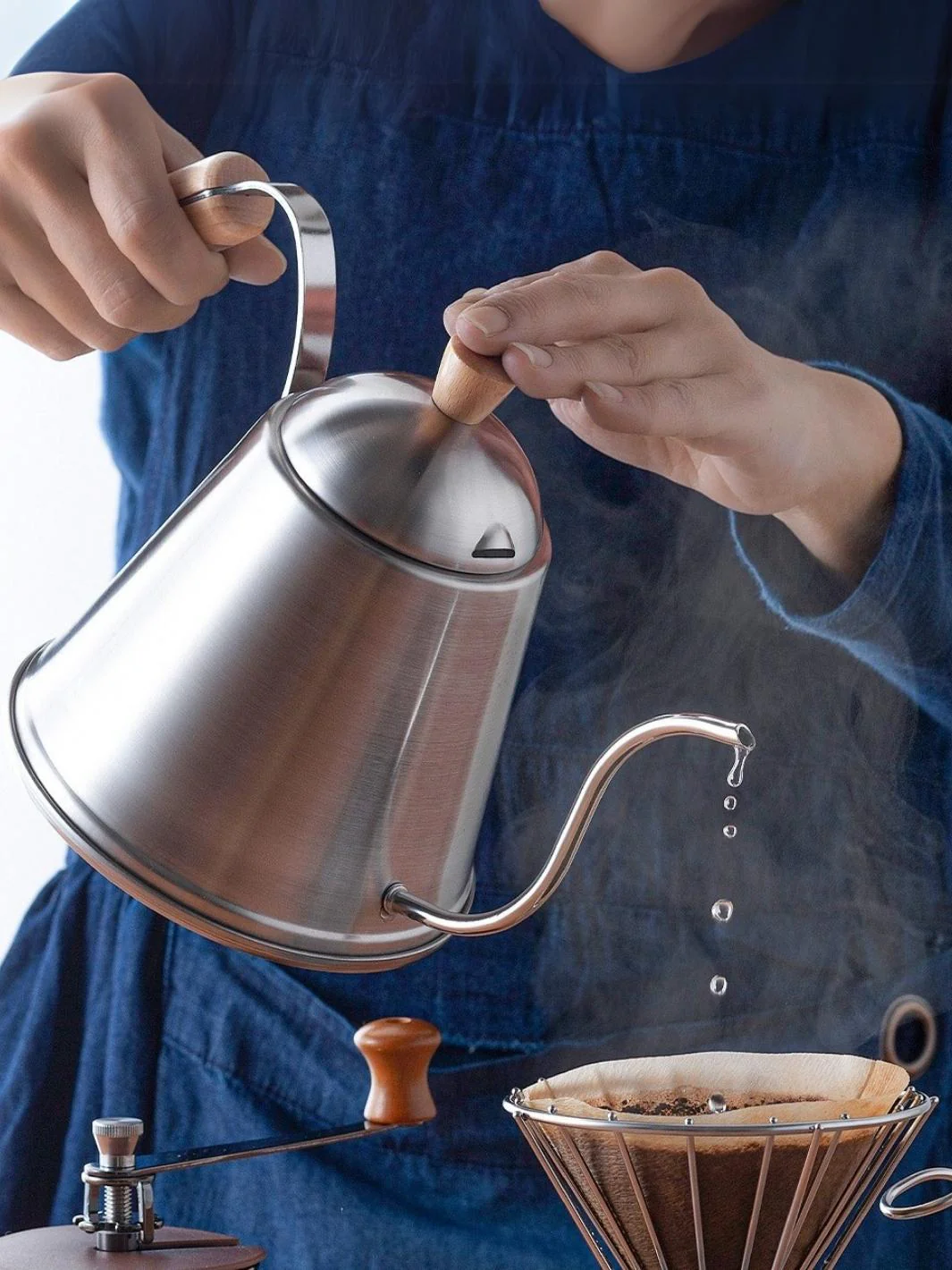KOGU ITTEKI Pour-Over Kettle (w/ wooden handle) (700ml/23.67oz) - Image 4