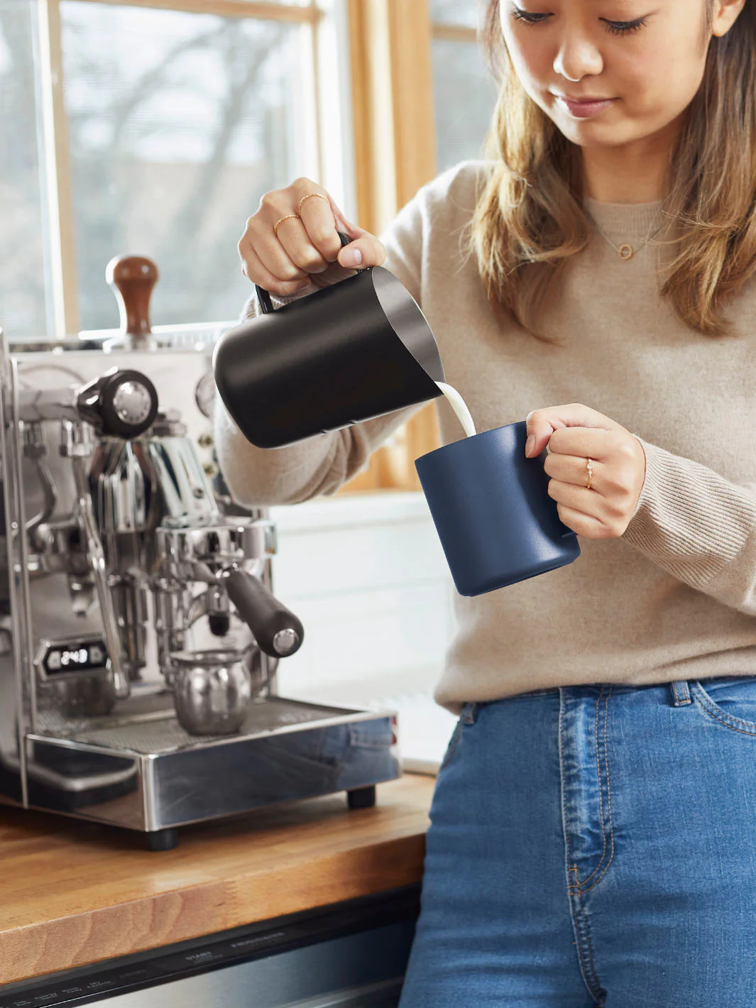 MiiR New Standard Milk Pitcher (355ml/12oz) - Image 7
