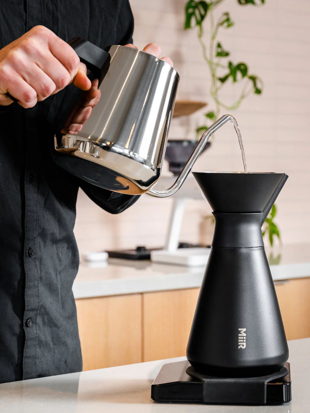 MiiR New Standard Pourover Kettle (1000ml/33oz) - Image 15