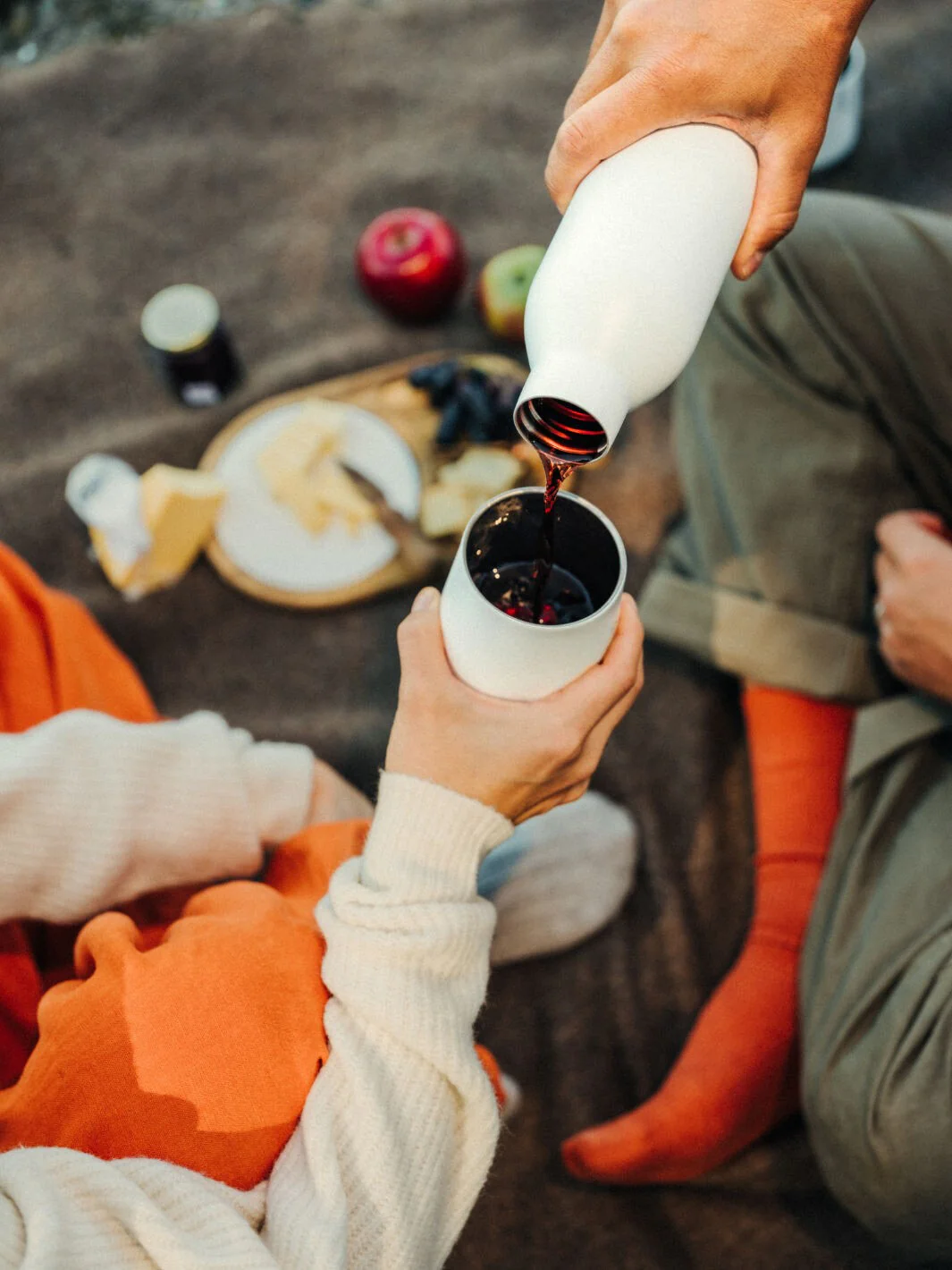 MiiR Wine Bottle (750ml/25oz) - Image 6