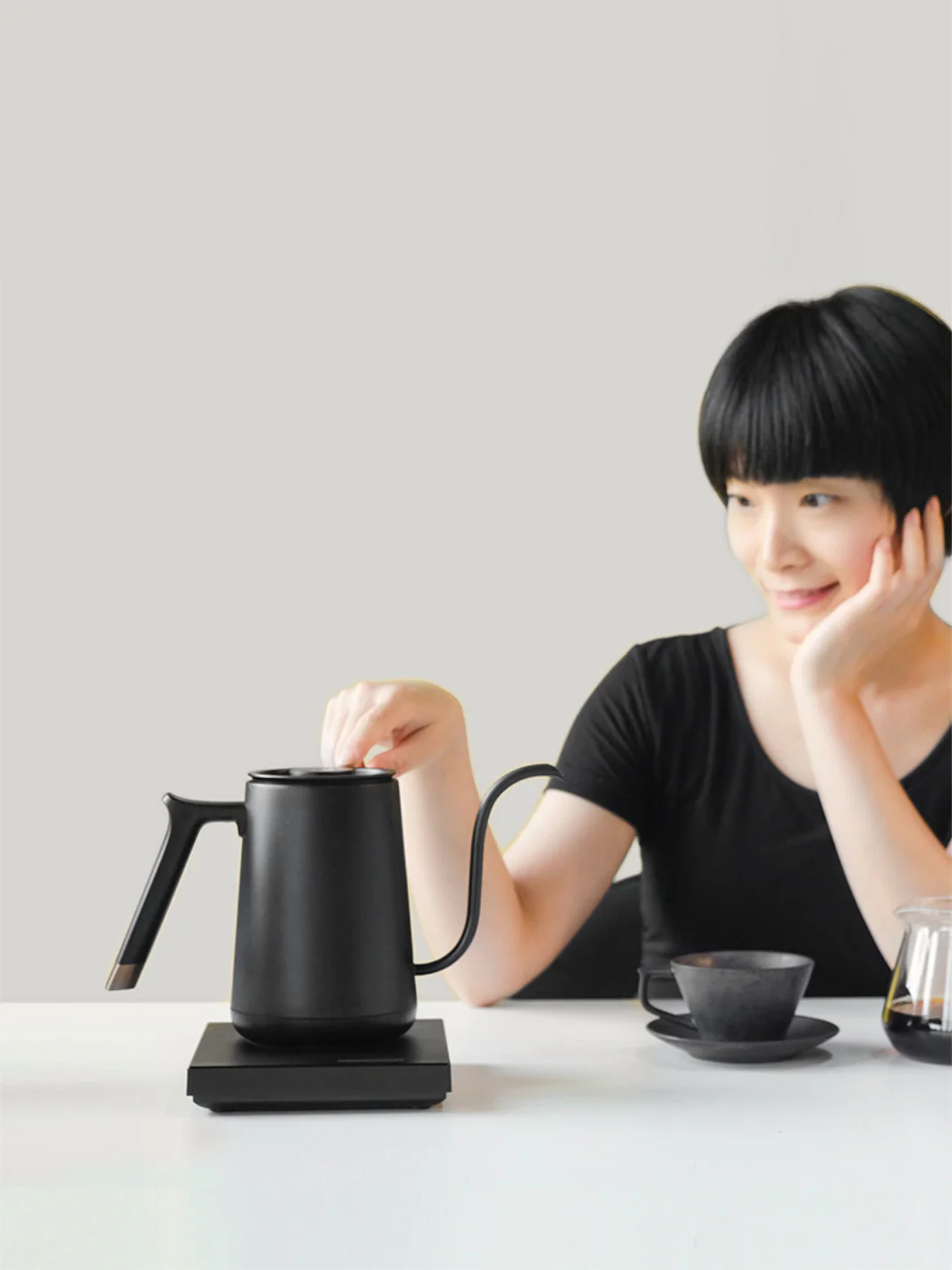 TIMEMORE Fish Electric Pourover Kettle (120V) (1000W/600ml) (Black) - Image 5