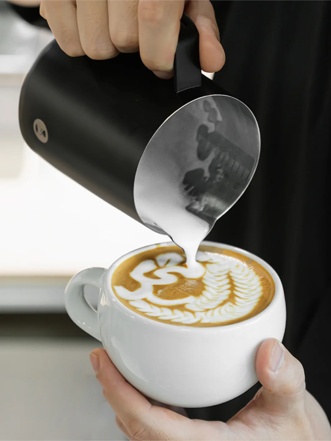 TIMEMORE Rosetta Milk Pitcher (700ml/23.67oz) - Image 4
